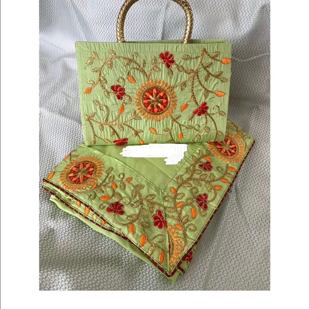 Indian saree with purse 👜